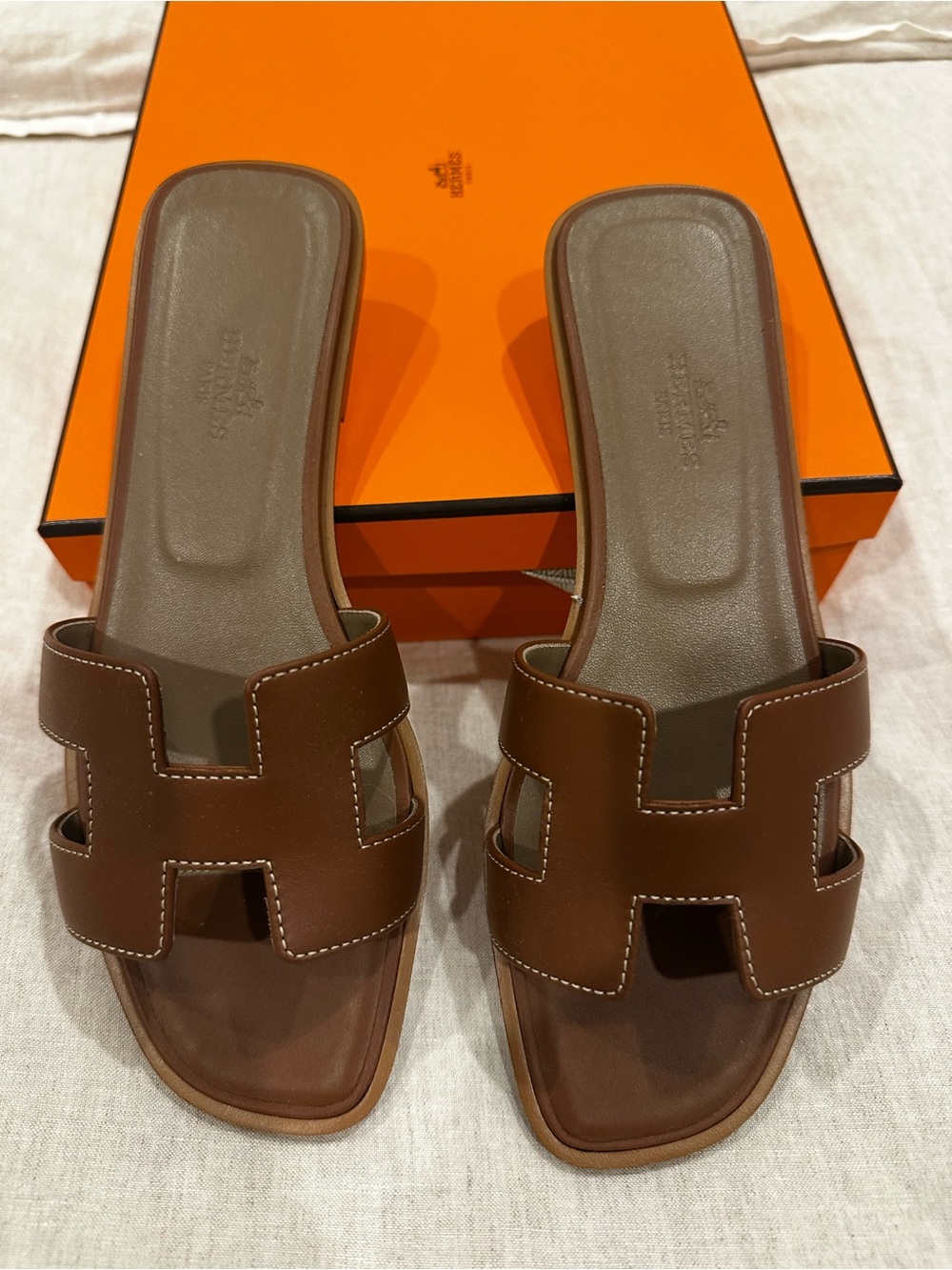 Hermes Brown Oran Slide Sandals - Women's - Picture 5 of 5